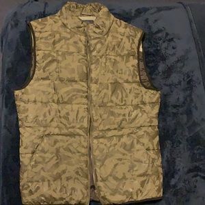 Dope Zara Puffer Vest Camo Colored